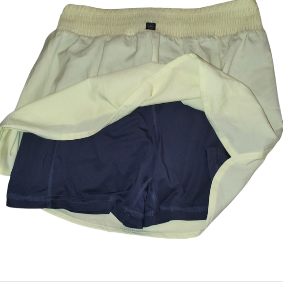 Prana Women's Peak to Pavement Yellow Skort Size Small - Picture 4 of 12